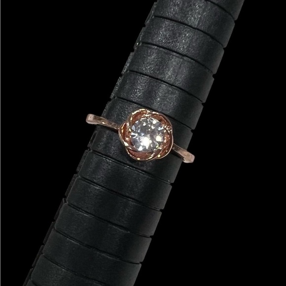 14k Rose Gold Plated Inset Flower Engagement Ring Size6 - Picture 2 of 7